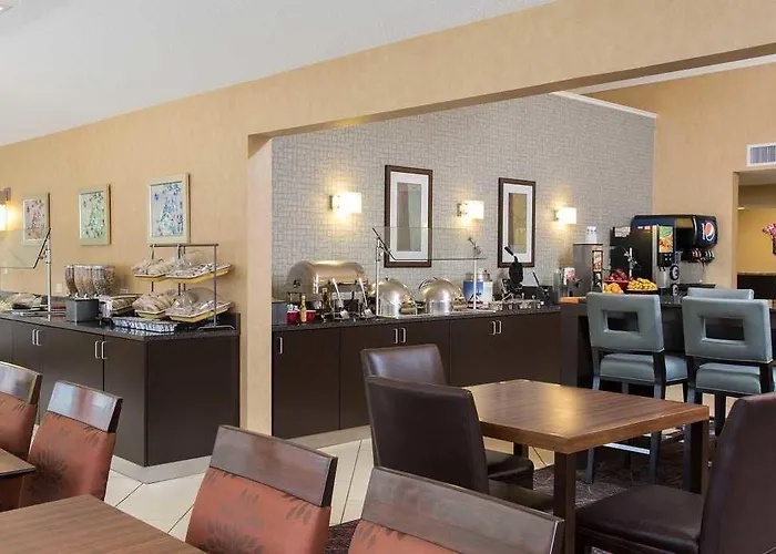 Chicago 3* Deerfield